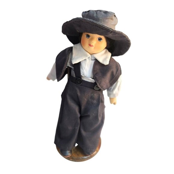 Amish-Inspired Porcelain Doll Couple With Baby Handcrafted Traditional Attire Wo - Picture 9 of 9